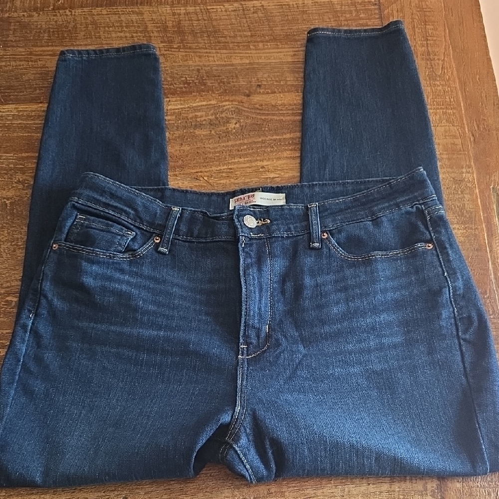 Levi's Dark Blue Hi-Rise Skinny Jeans